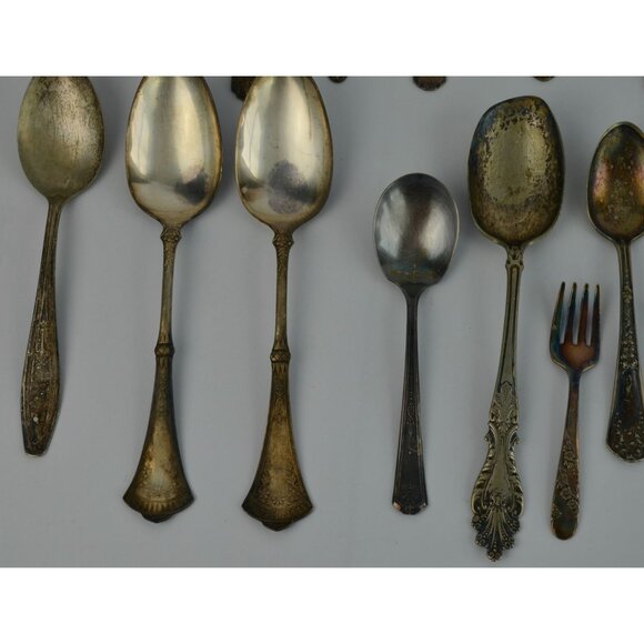Large Lot 44 Vintage Antique Silverware Flatware Mixed Brands Patterns - Picture 10 of 16